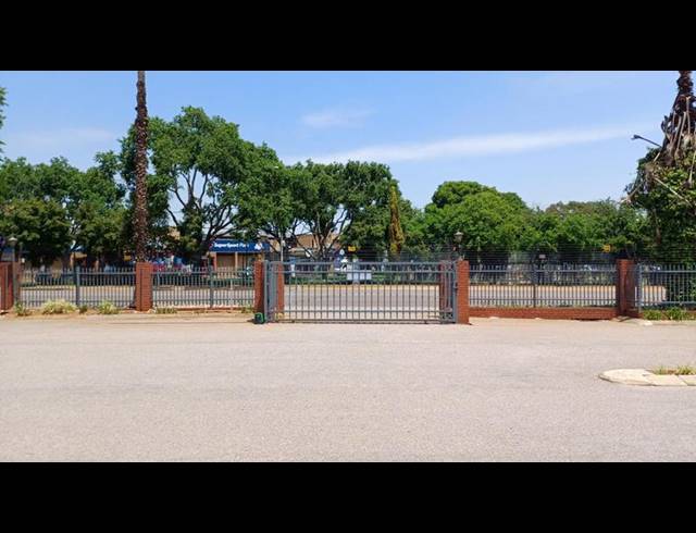 BUSINESS FOR SALE IN DIE HOEWES